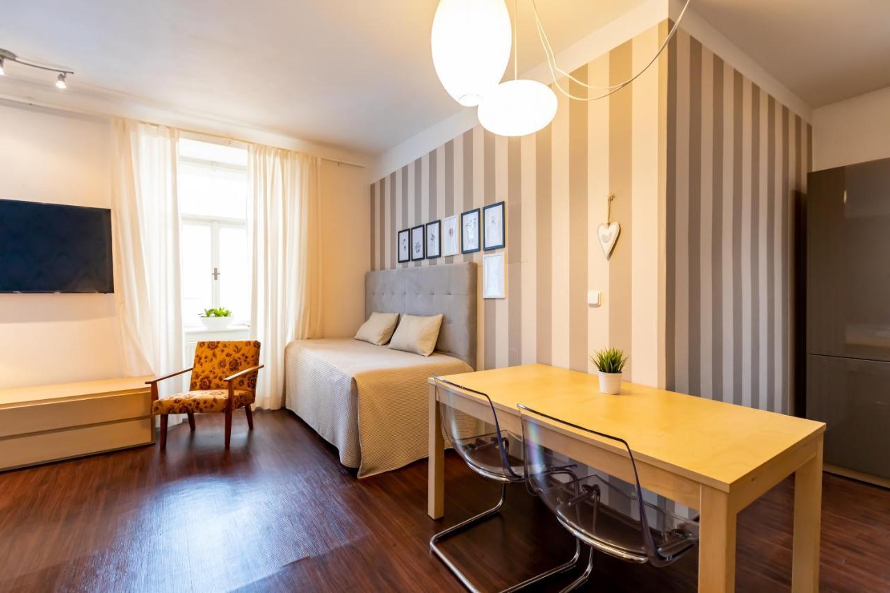 Palac Daun - Studio Apartments Znojmo Ngoại thất bức ảnh